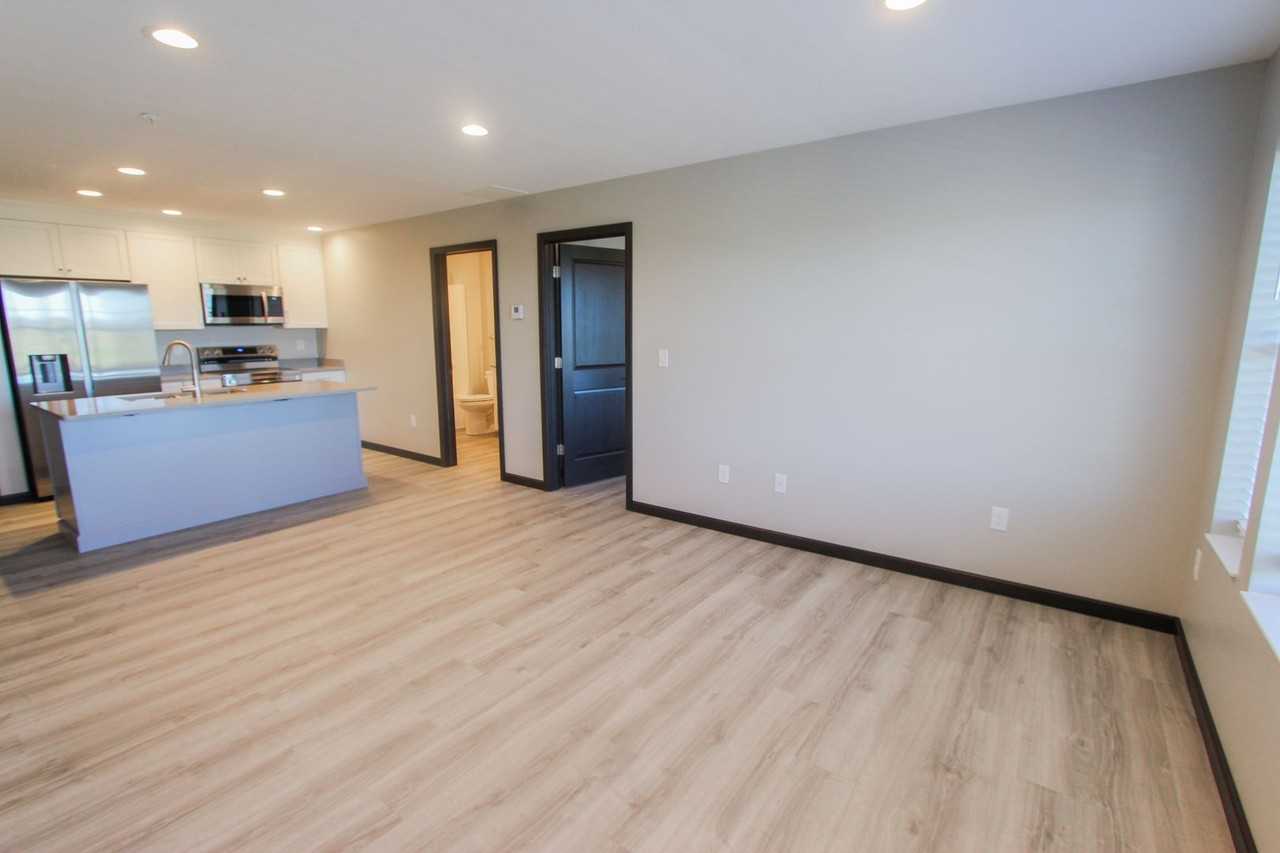 2000 Legacy Ln #207 - Photo 7 of 28