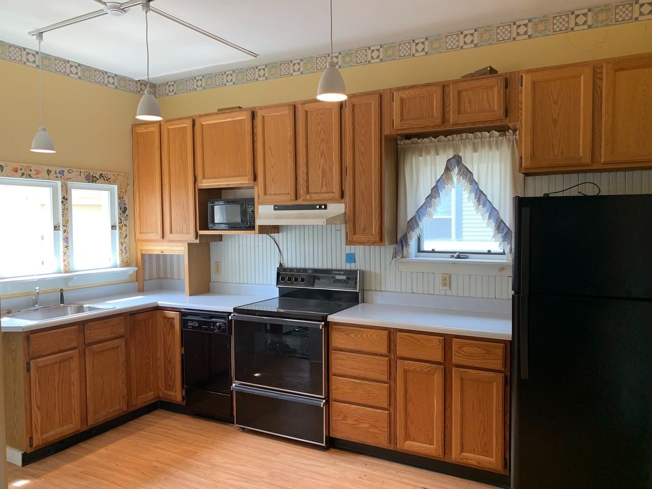 84 Upper Main Street - Photo 3 of 25