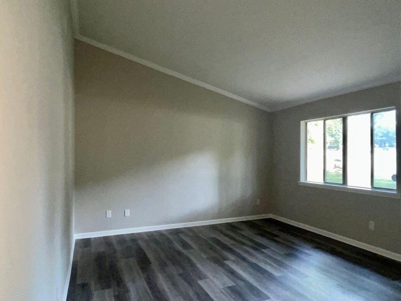 8759 Embrey Dr - Photo 2 of 16