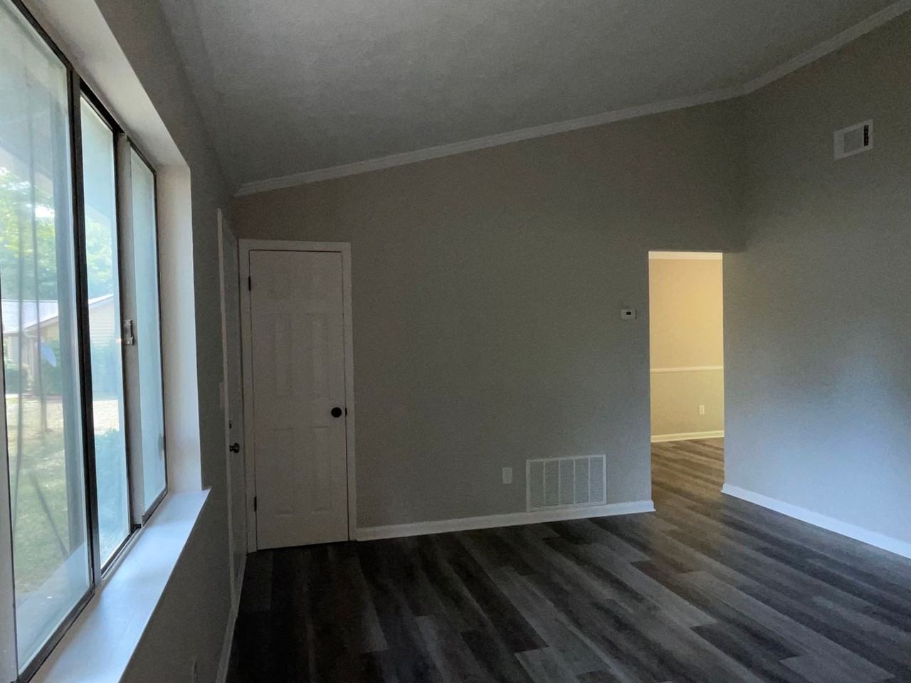 8759 Embrey Dr - Photo 3 of 16
