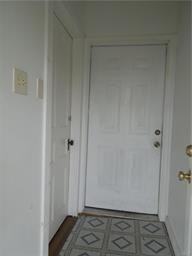 321 S 17th Street - Photo 2 of 5