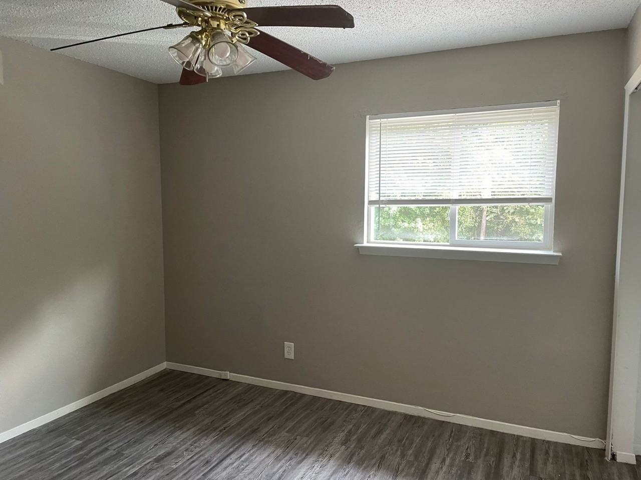 Spring Creek Apartments - Photo 3 of 8