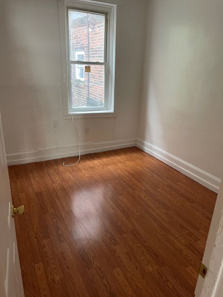 331 S 52nd St - Photo 4 of 5