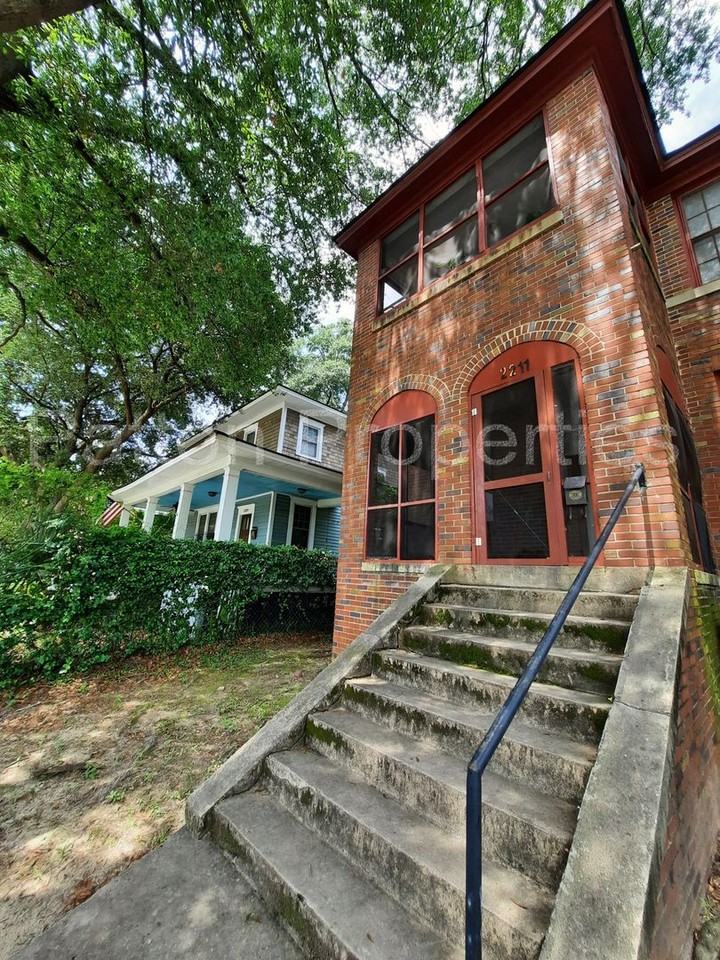 2211-2213 Greene Street - Inside CoC - R11409-17-12 - Photo 2 of 18