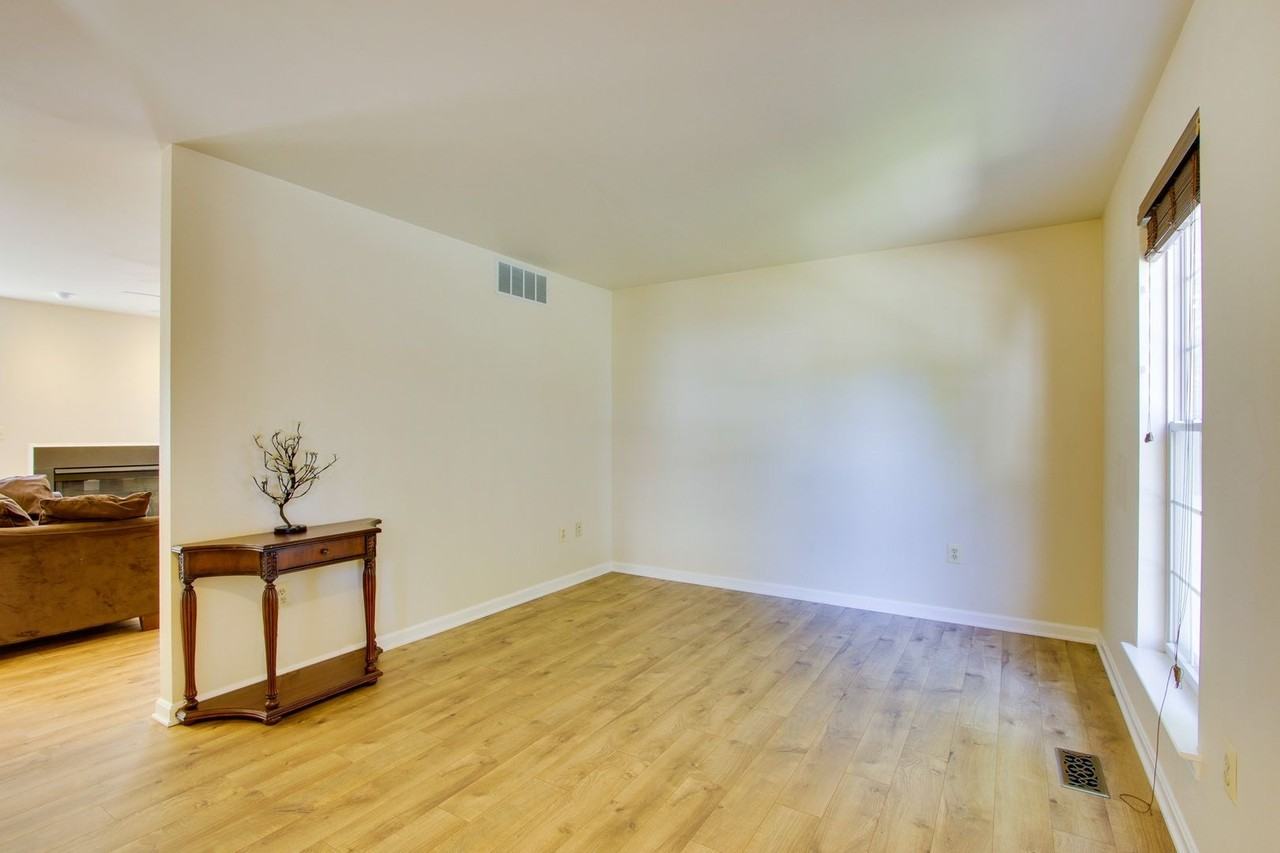 8315 Watermill Dr - Photo 3 of 30