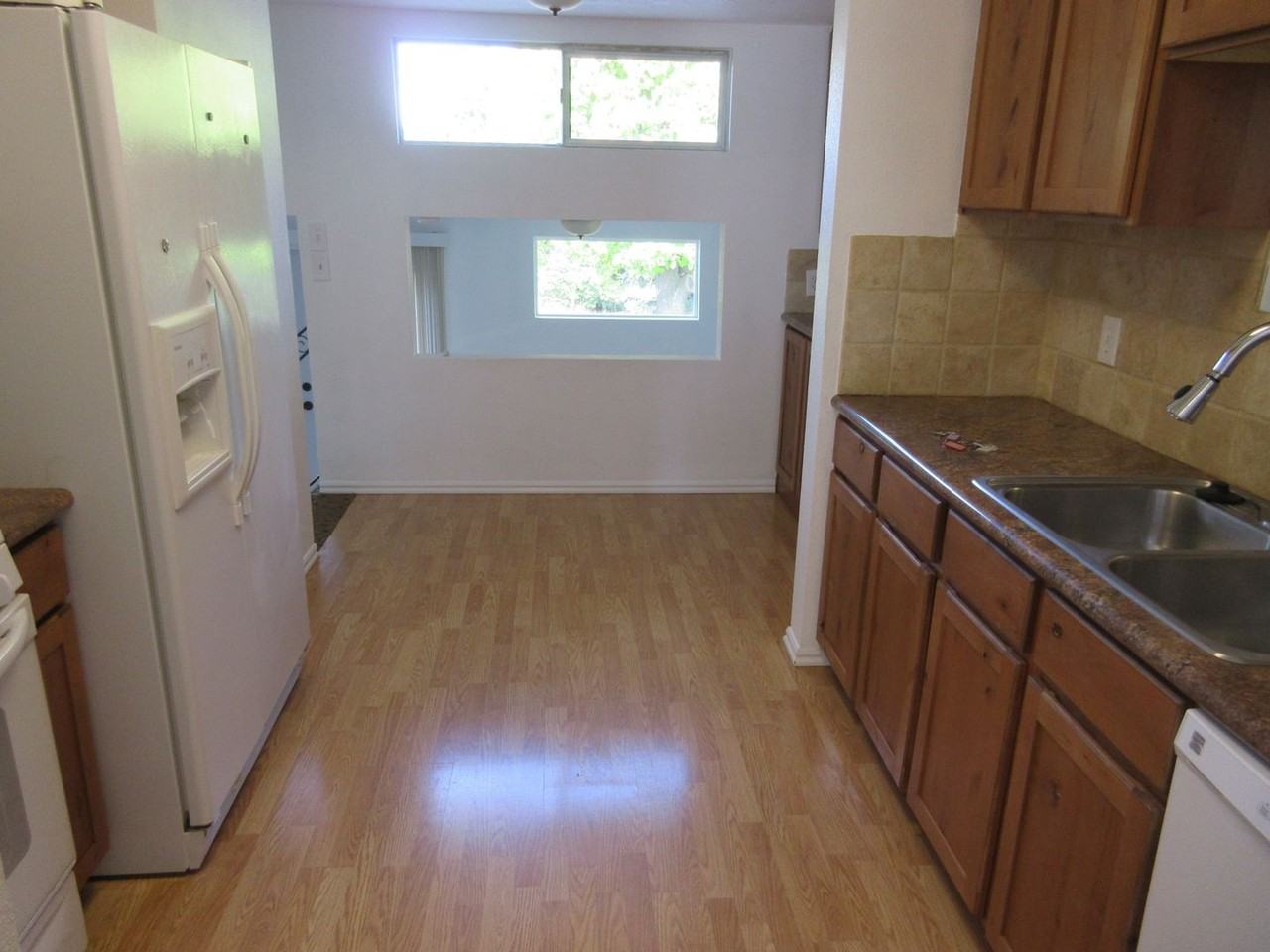492 S 150 W - Photo 4 of 20