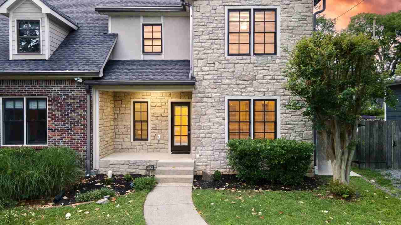 2124 W Linden Ave - Photo 2 of 46