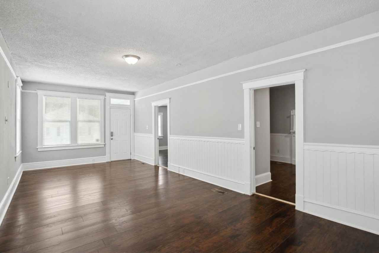 923 W Victory Dr - Photo 6 of 23