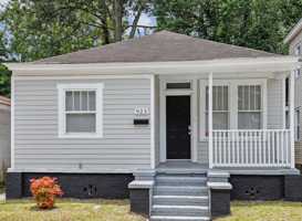 featured image of 923 W Victory Dr