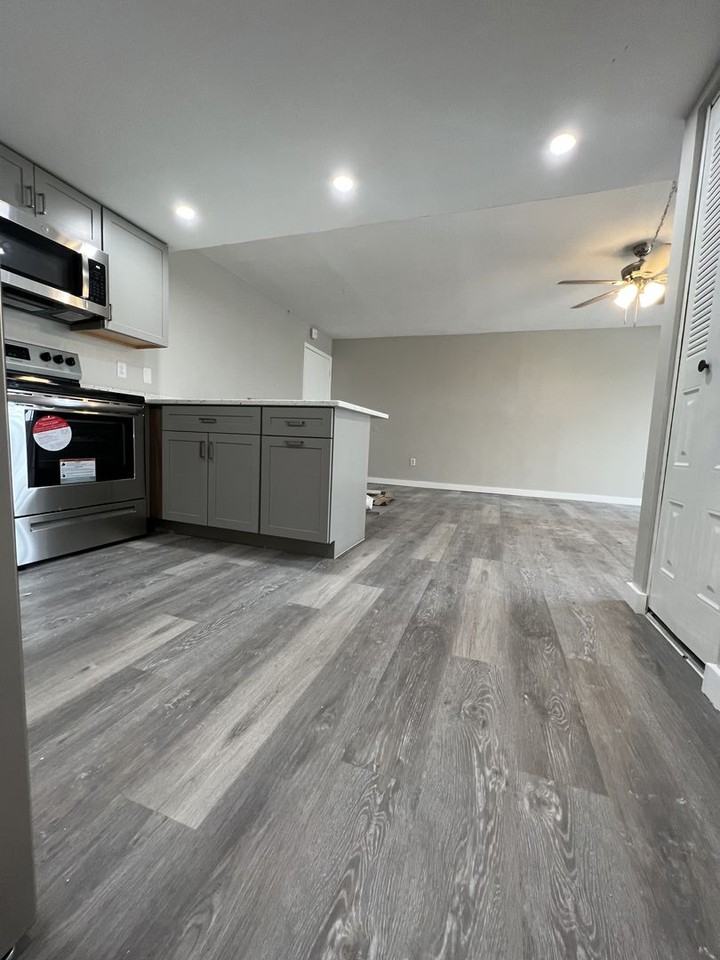 21260 Brinson Ave - Photo 6 of 14