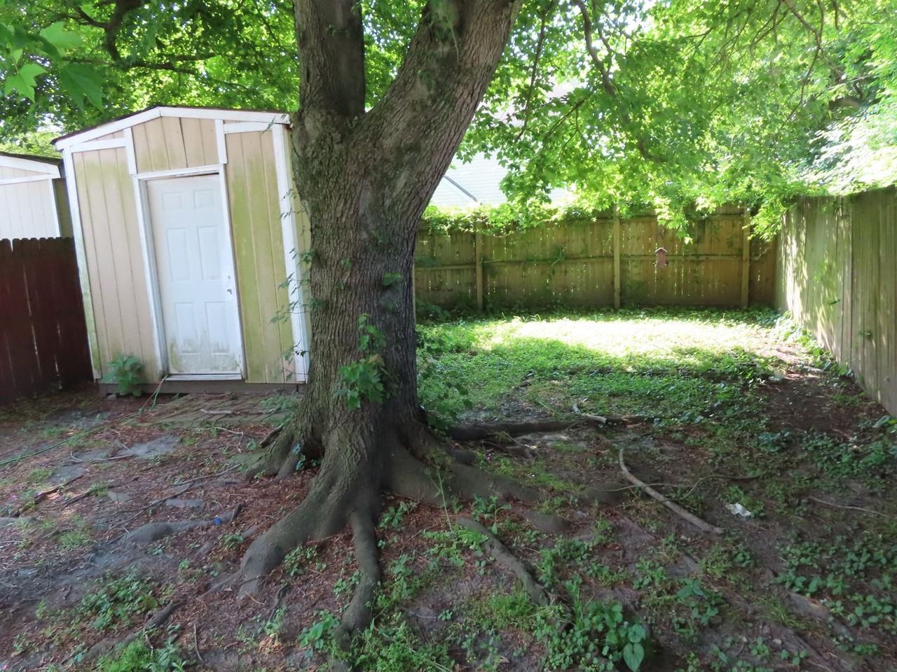 404 Middlesex St - Photo 3 of 35