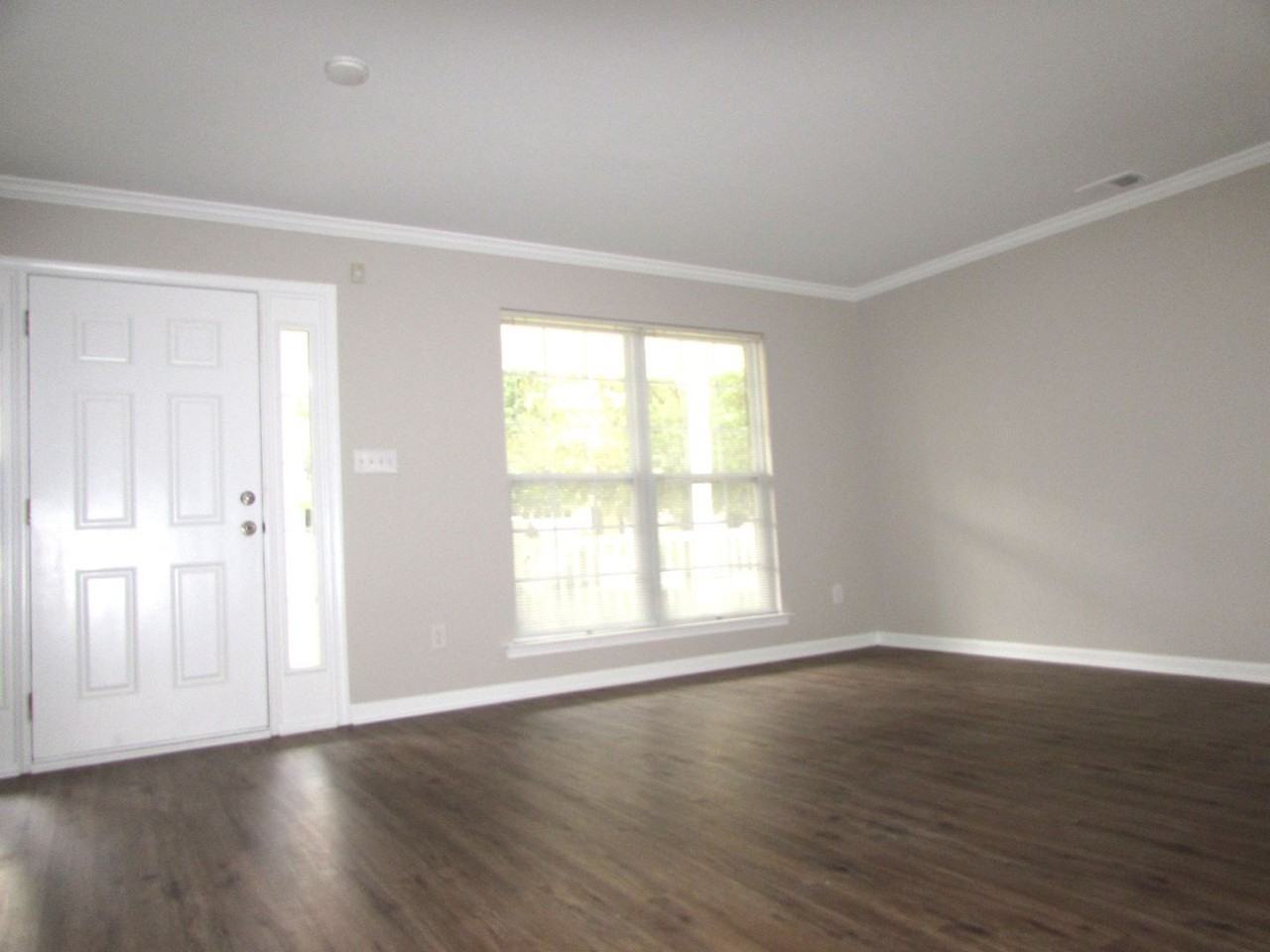 131 Elrosa Rd - Photo 2 of 13