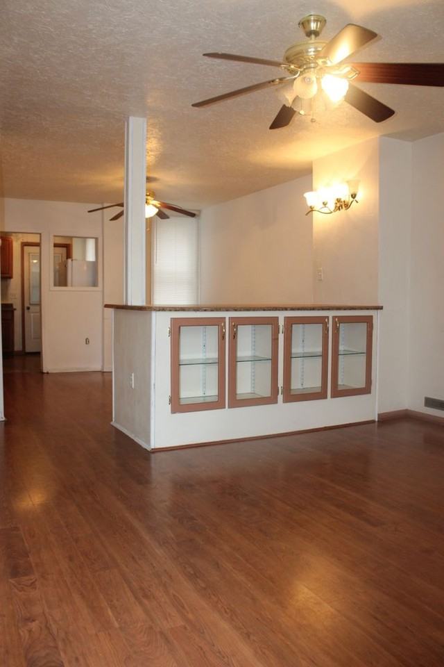 42 Laurel St - Photo 4 of 11