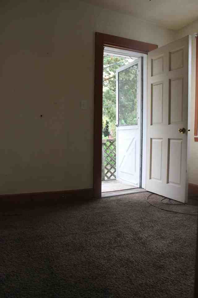 42 Laurel St - Photo 6 of 11