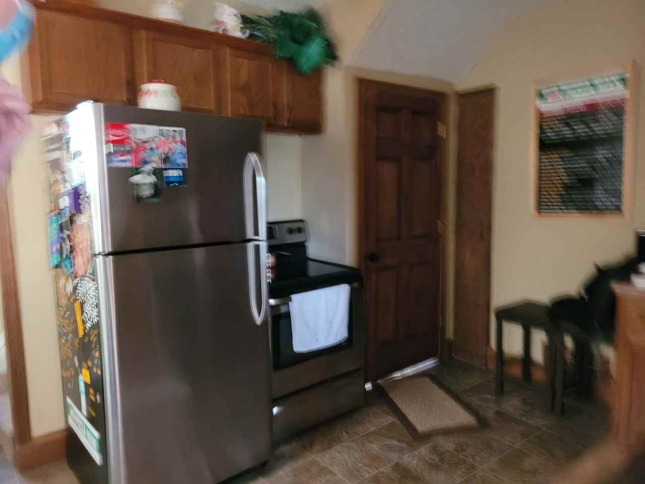 223 Riverside Dr Se - Photo 3 of 7