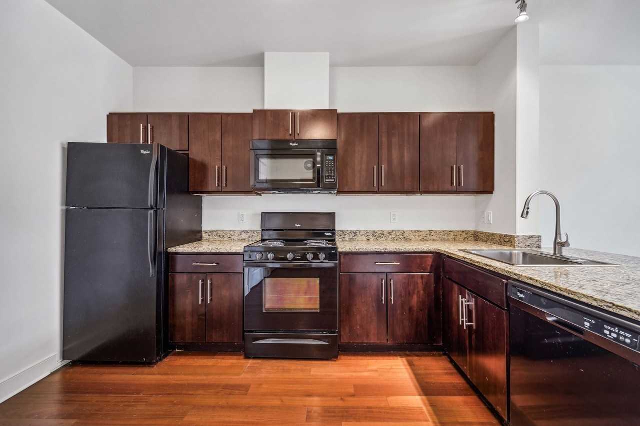 Meridia Main Station - Photo 7 of 37