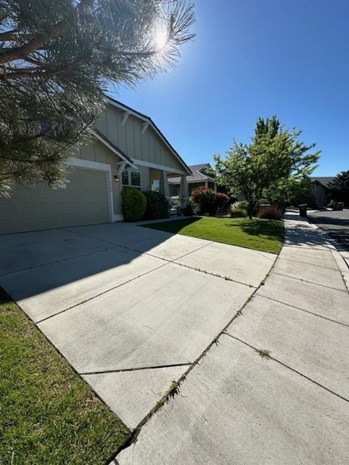 5759 Reno Rental Finders - 5759 Desert Mirage Dr., Sparks, NV 89436 - Photo 3 of 22