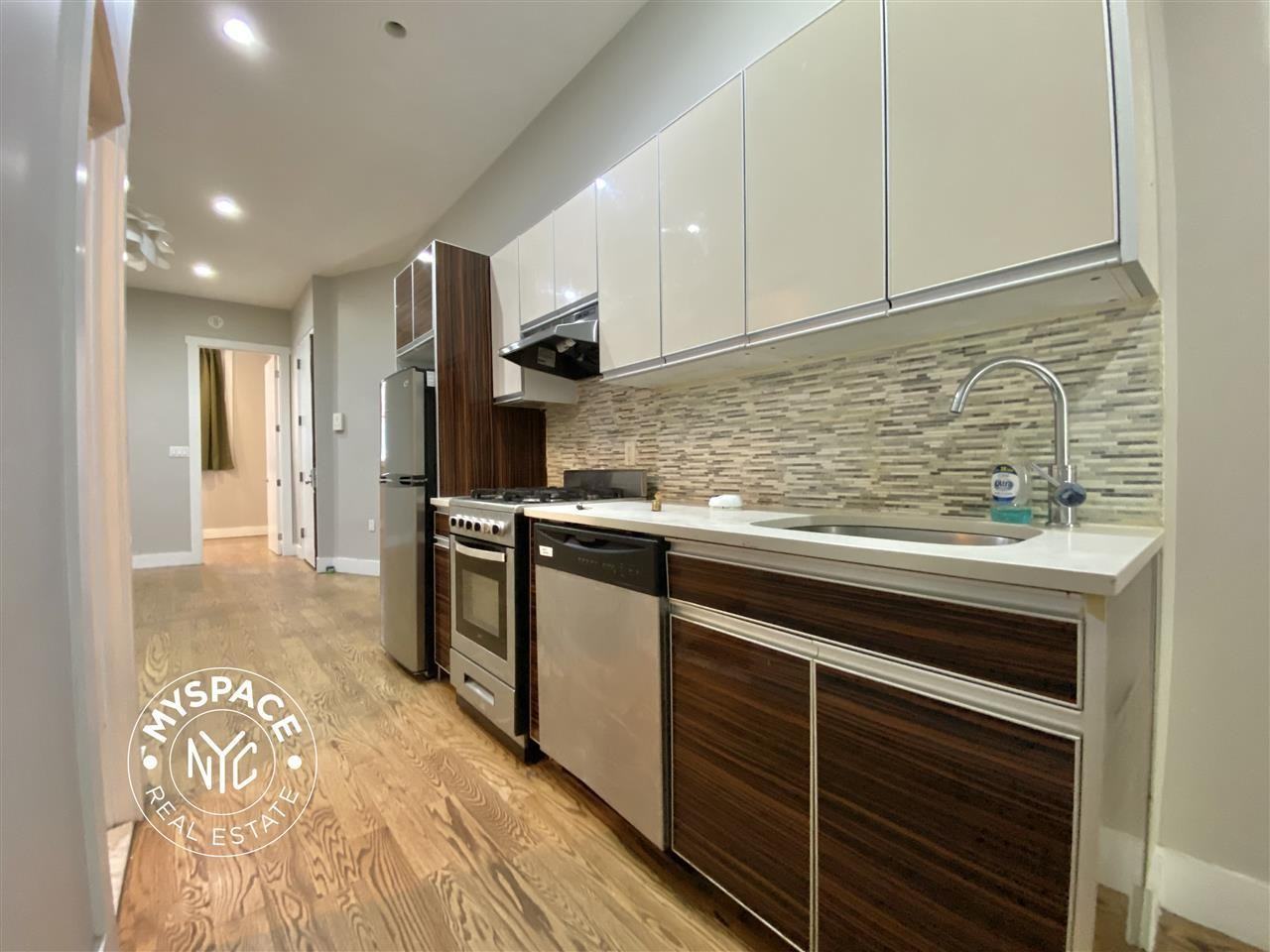 126 Melrose St #1R - Photo 3 of 11