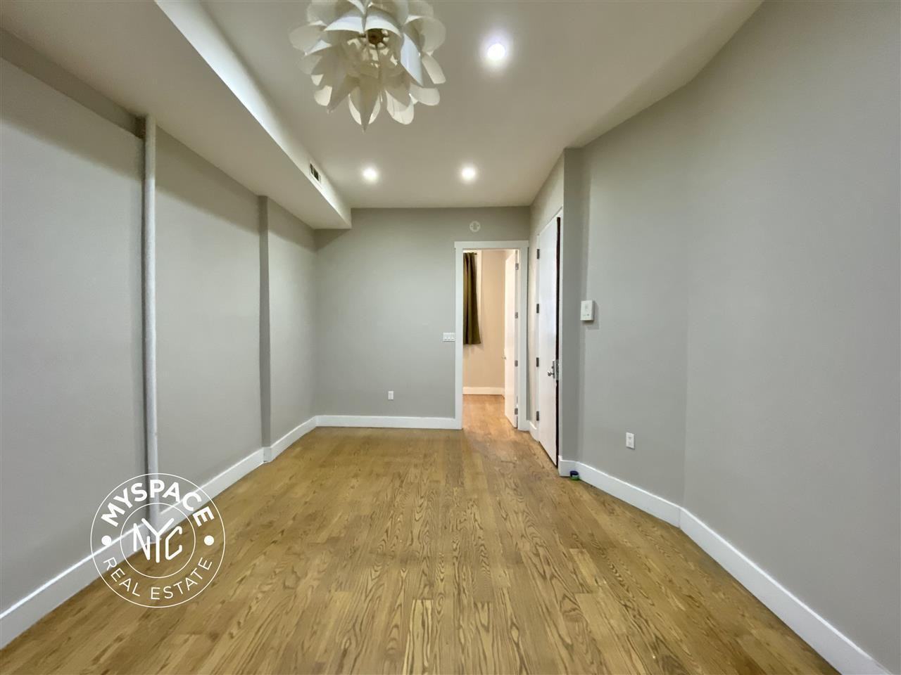 126 Melrose St #1R - Photo 4 of 11