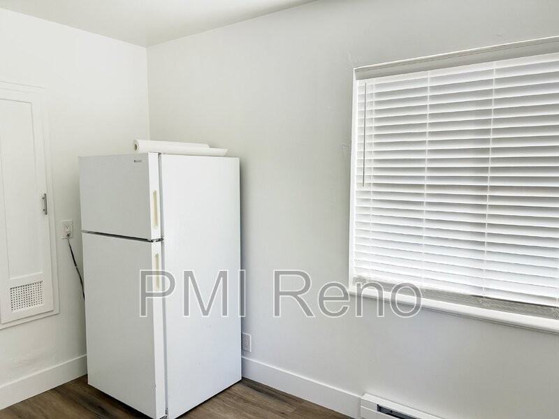 251 E Arroyo St #A - Photo 3 of 8