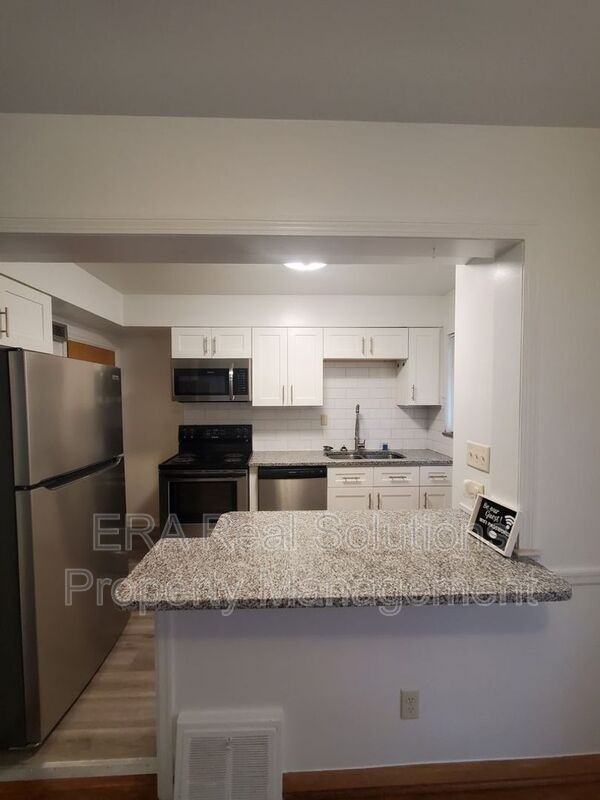 1532 Waltham Rd - Photo 2 of 21