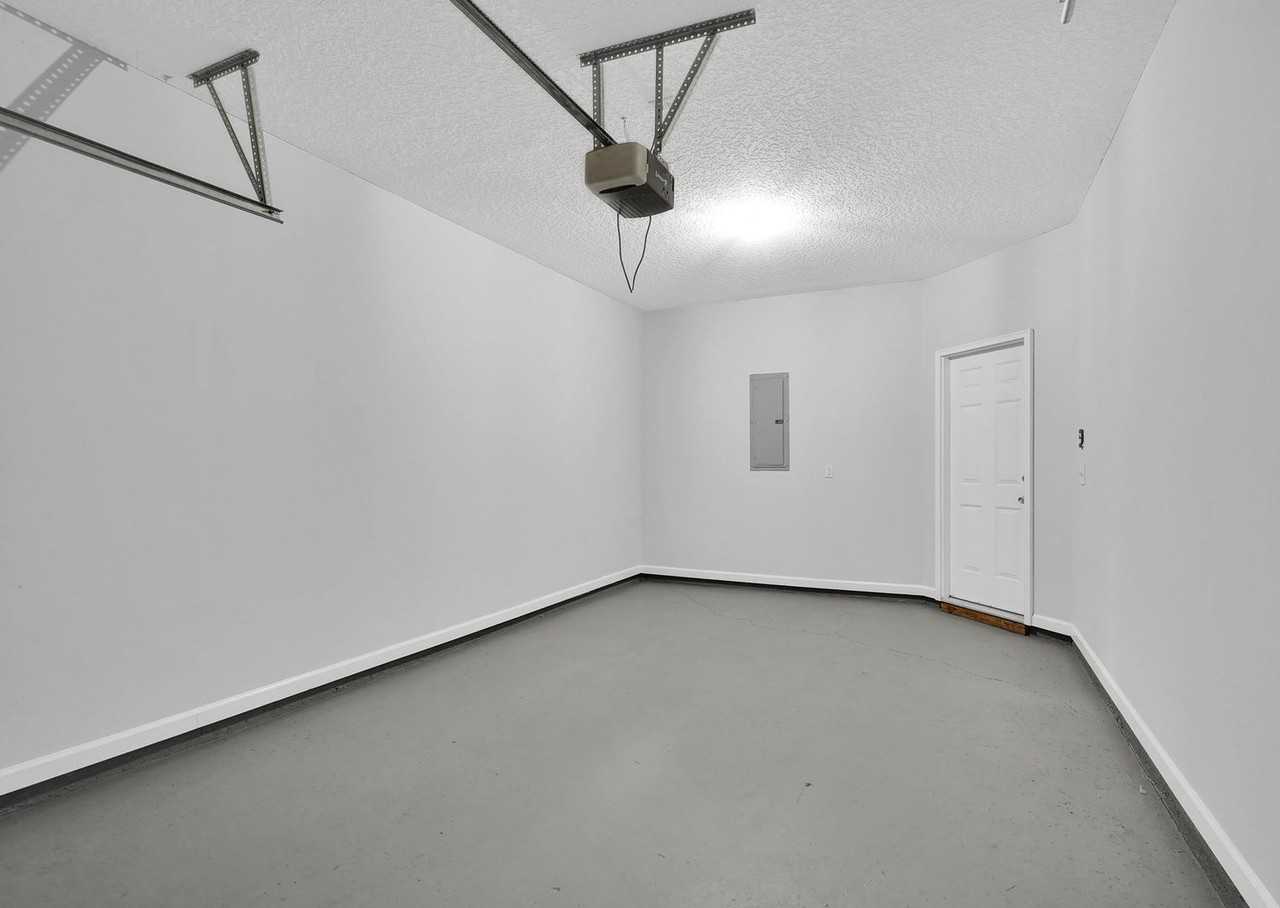 8305 Homeport Ct - Photo 7 of 28