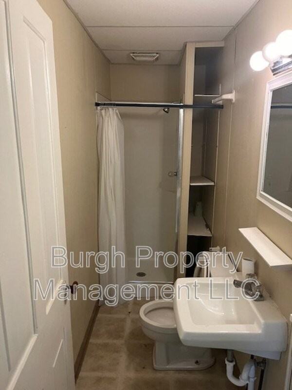 304 S 11th St - Photo 3 of 35