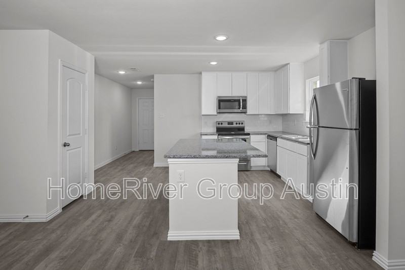 1311 N 11th St - Photo 3 of 17