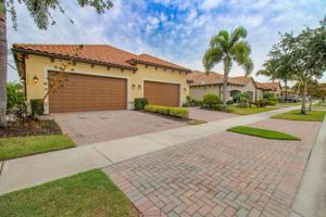 featured image of 9122 Isla Bella Cir