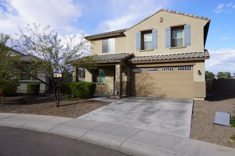 2825 S 103rd Dr - Photo 2 of 18