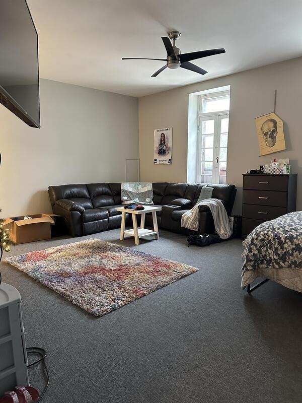 733 Massachusetts St - Photo 3 of 11