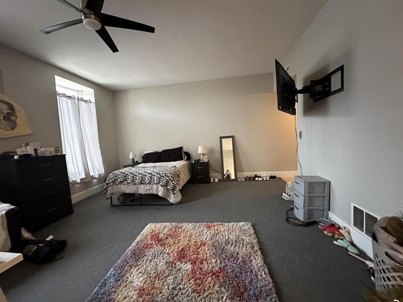 733 Massachusetts St - Photo 7 of 11