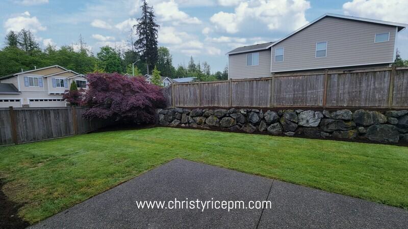 1075 Ridge St - Photo 3 of 29