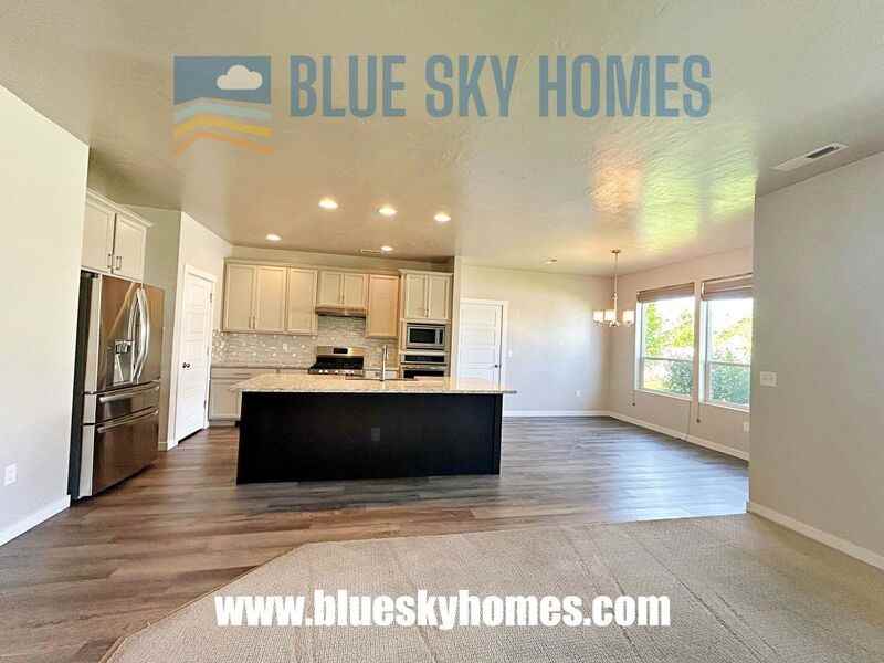 2572 E Mariposa Dr - Photo 2 of 17