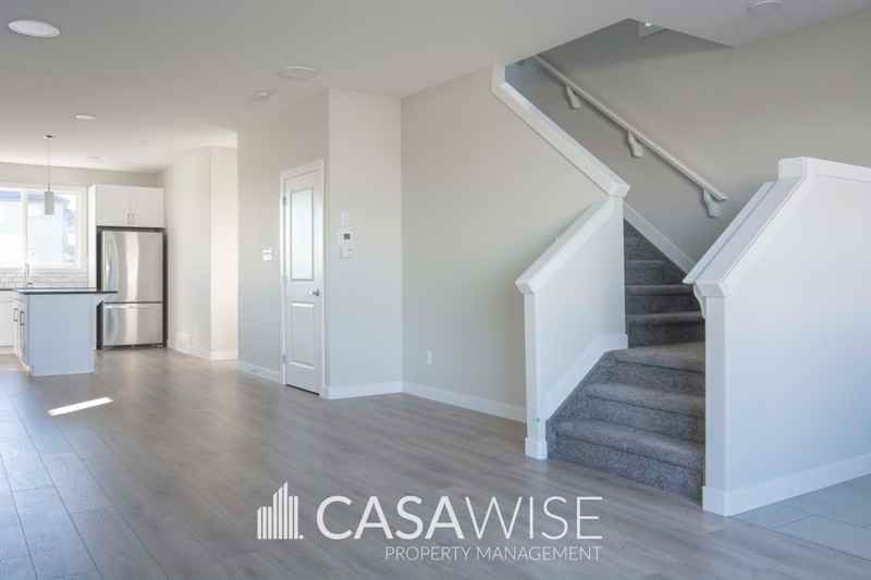 566 Kleins Cres #MAIN - Photo 7 of 15