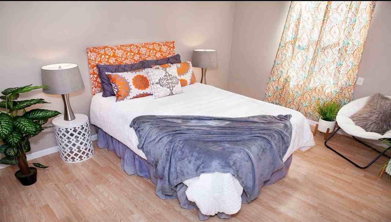 216 S College Ave - Photo 2 of 11