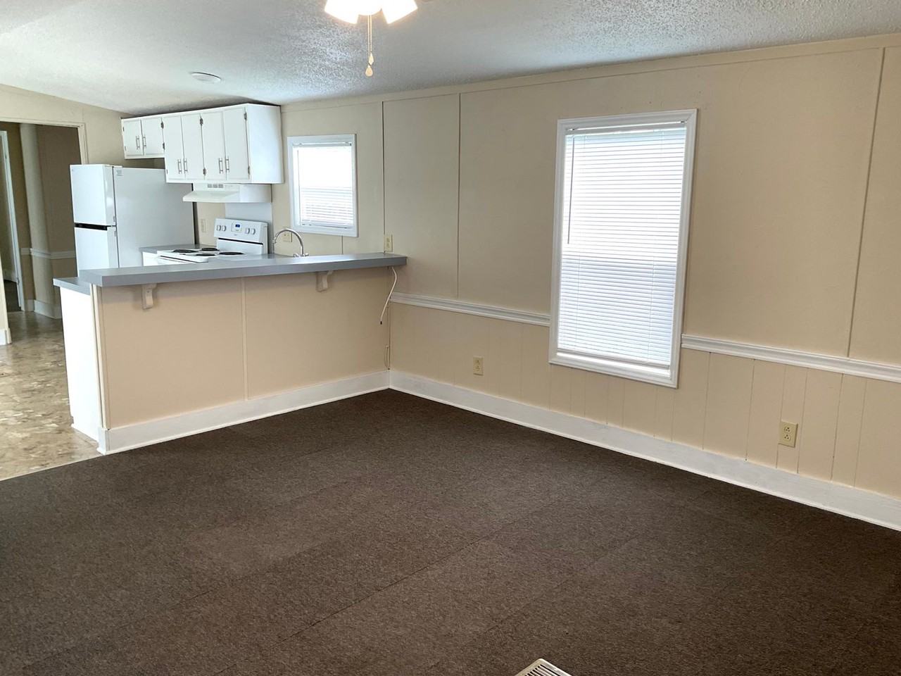 115 Davis St - Photo 3 of 20