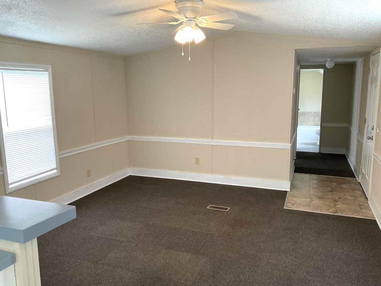 115 Davis St - Photo 5 of 20