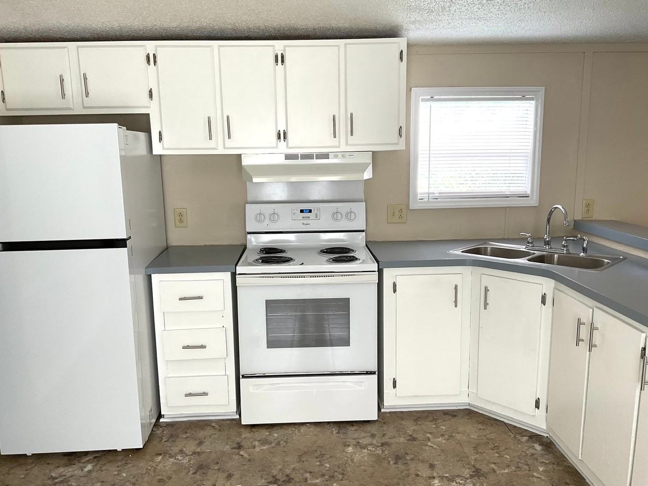 115 Davis St - Photo 2 of 20