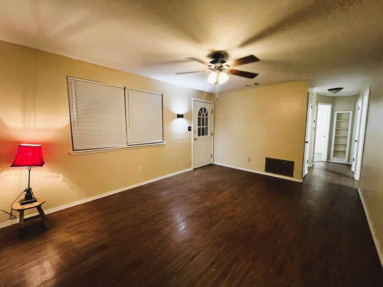 716 Sw 3rd St - Photo 2 of 13