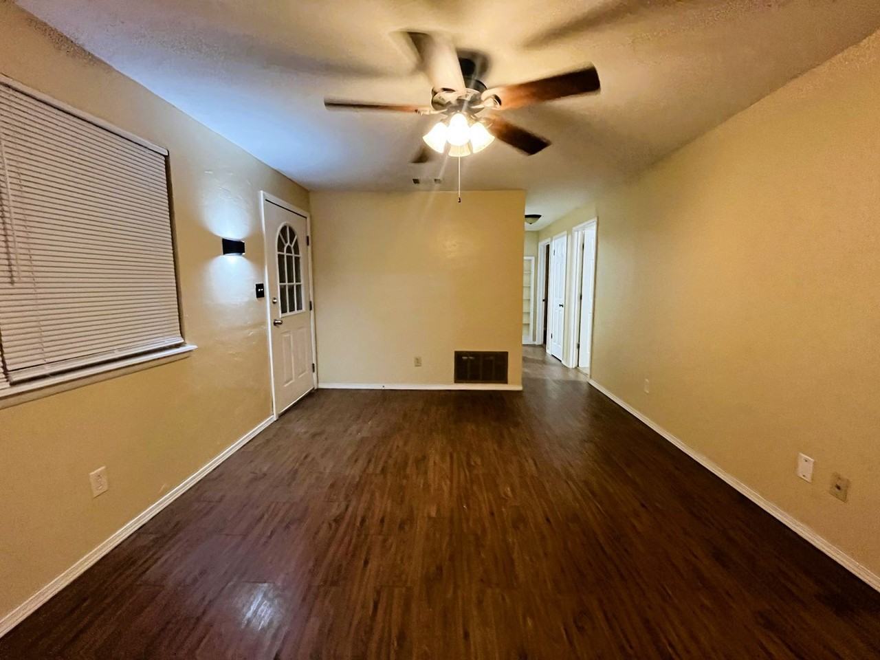 716 Sw 3rd St - Photo 3 of 13