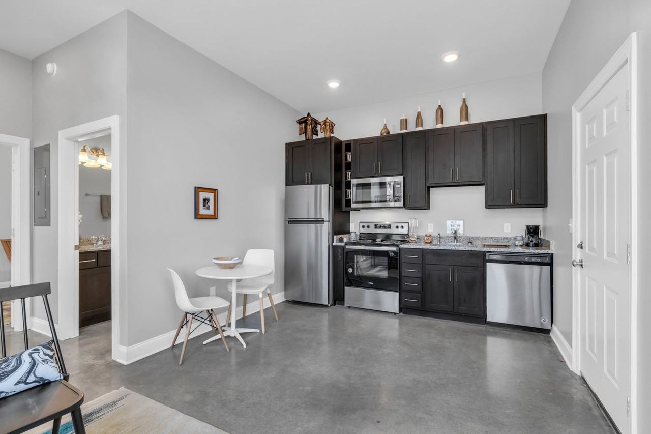 Bailey Row - 2111 - Photo 3 of 10