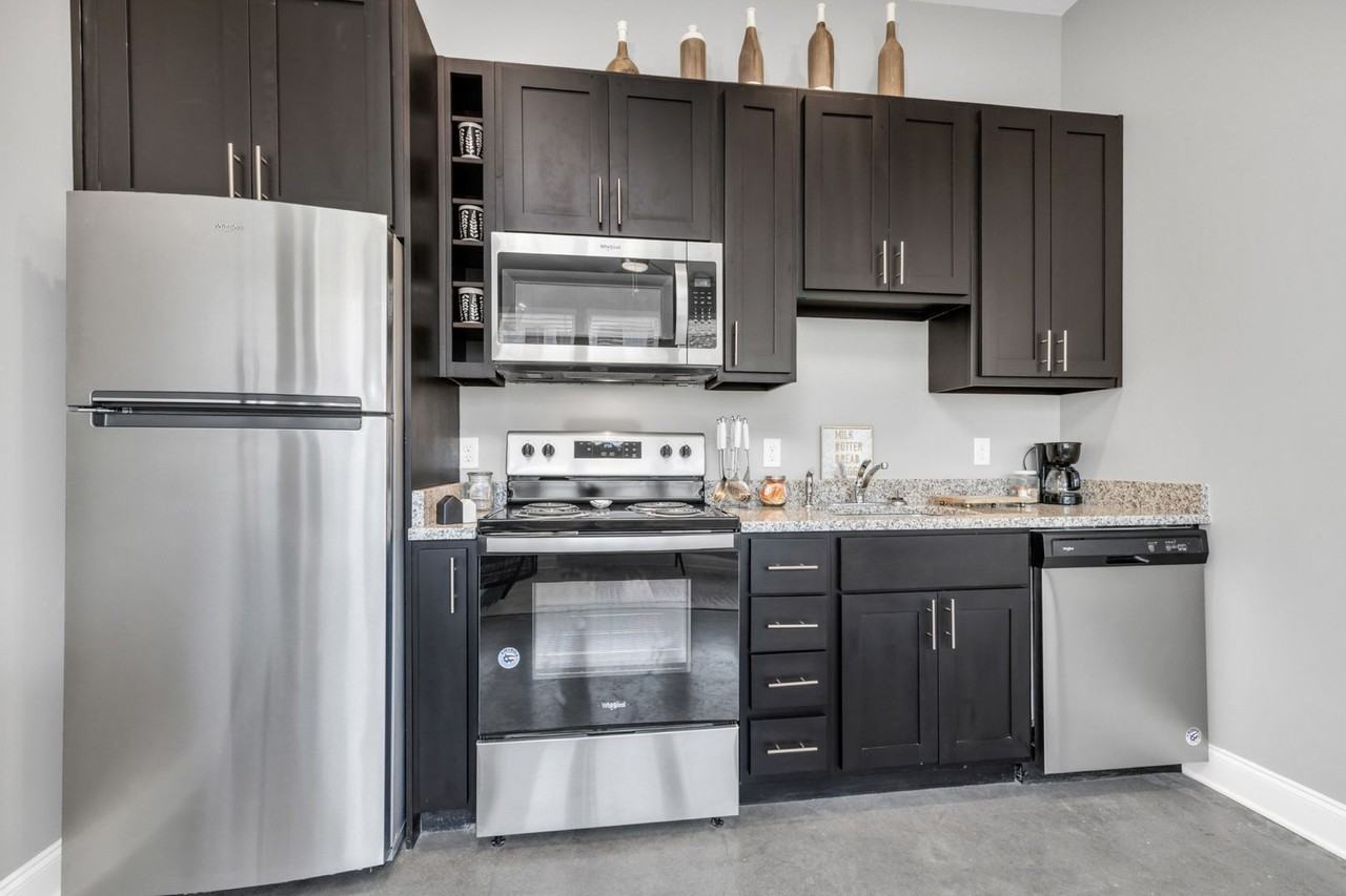 Bailey Row - 2111 - Photo 2 of 10