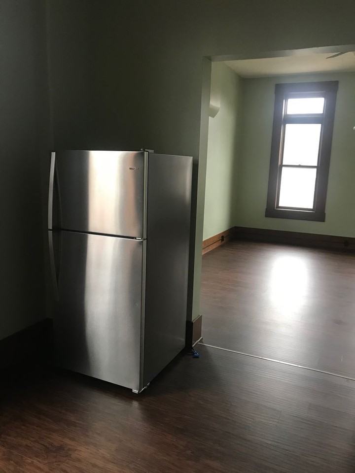 916-928 Main Street - Photo 2 of 6