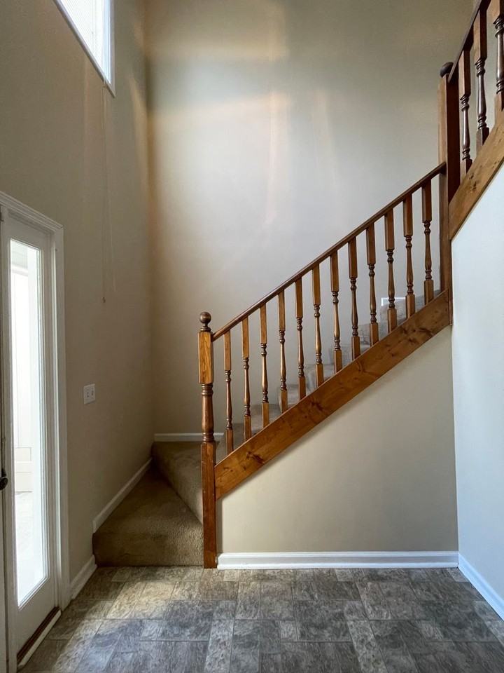 133 Commons Dr - Photo 2 of 26