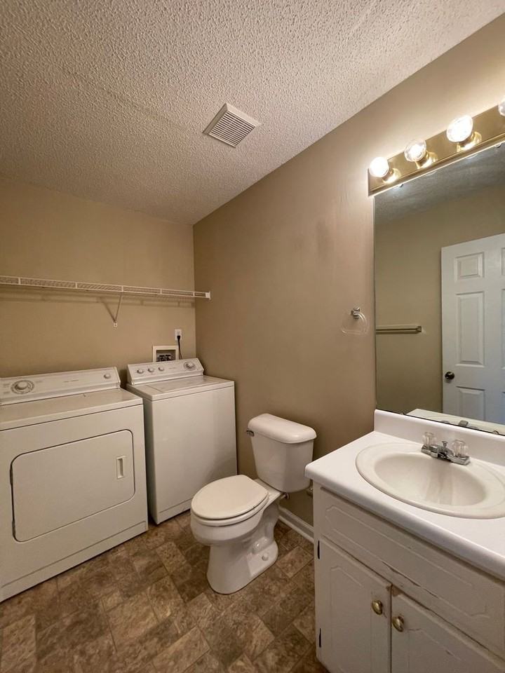 133 Commons Dr - Photo 4 of 26