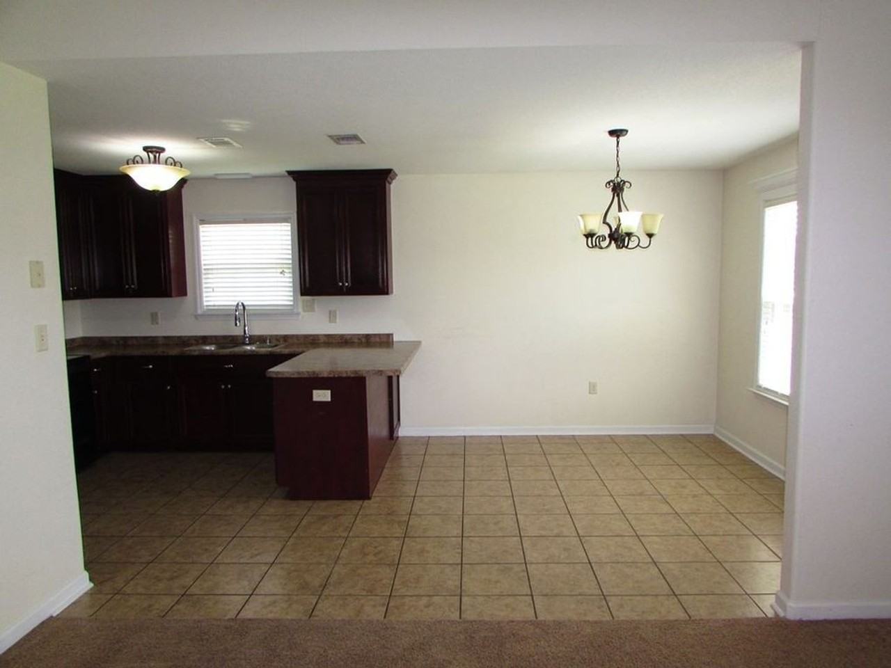 4717 Custer Dr - Photo 4 of 20