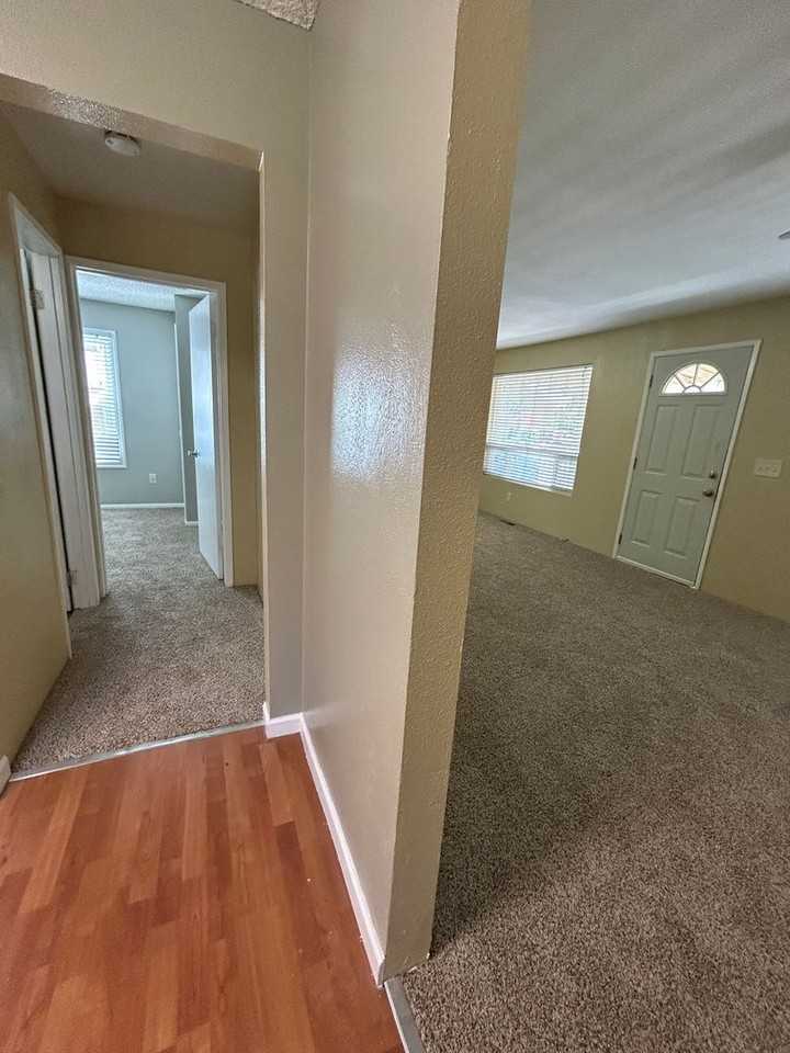 1005 Elm Street - Photo 7 of 20