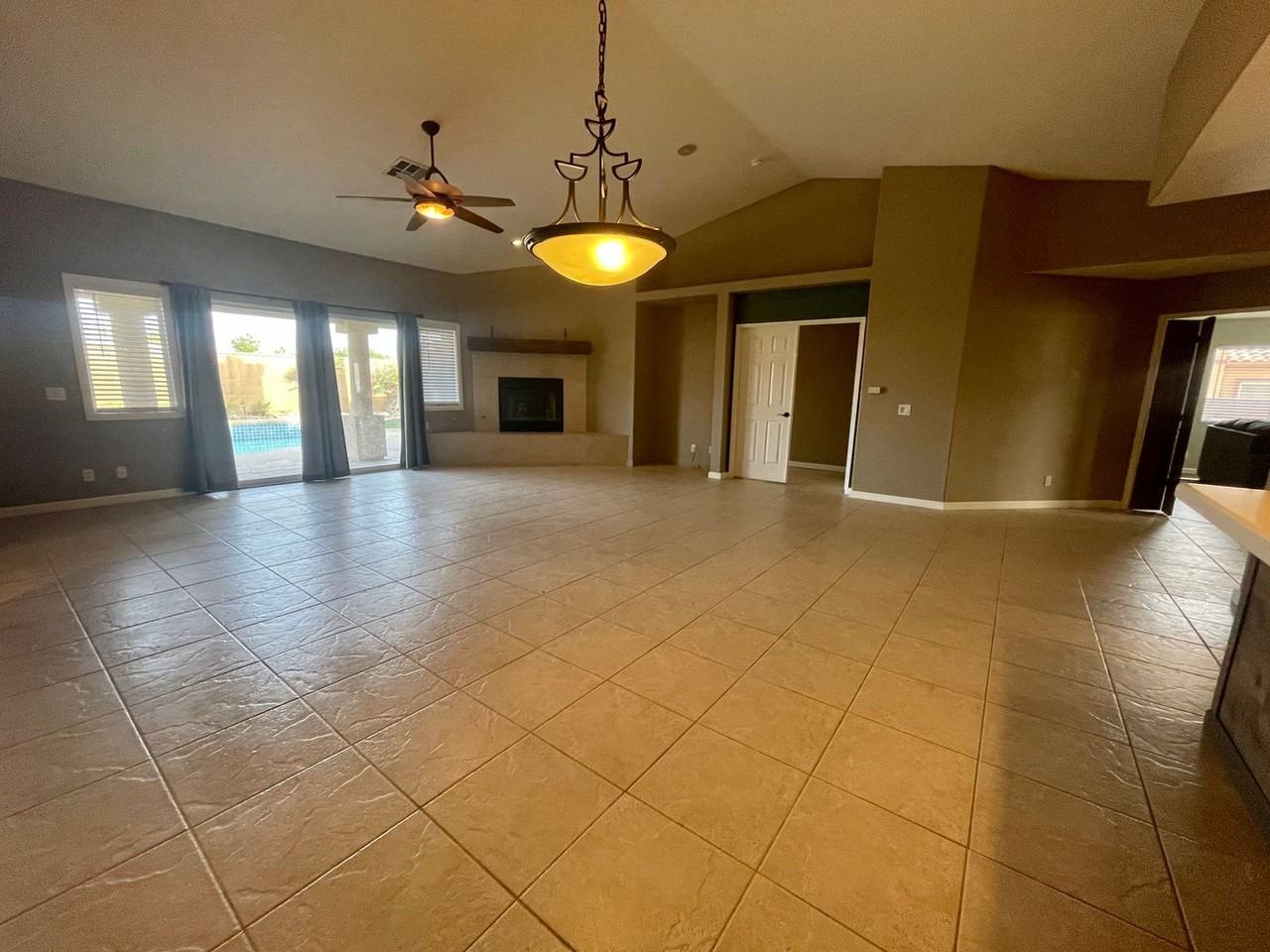 43755 Milan Ct - Photo 4 of 26