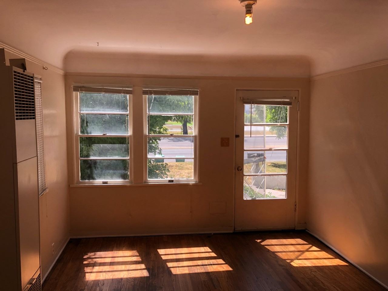 621 Crater Lake Pkwy - Photo 7 of 11